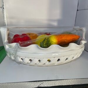 Vgt Ceramic garden bowl latticework basket hand painted vegetables Read details